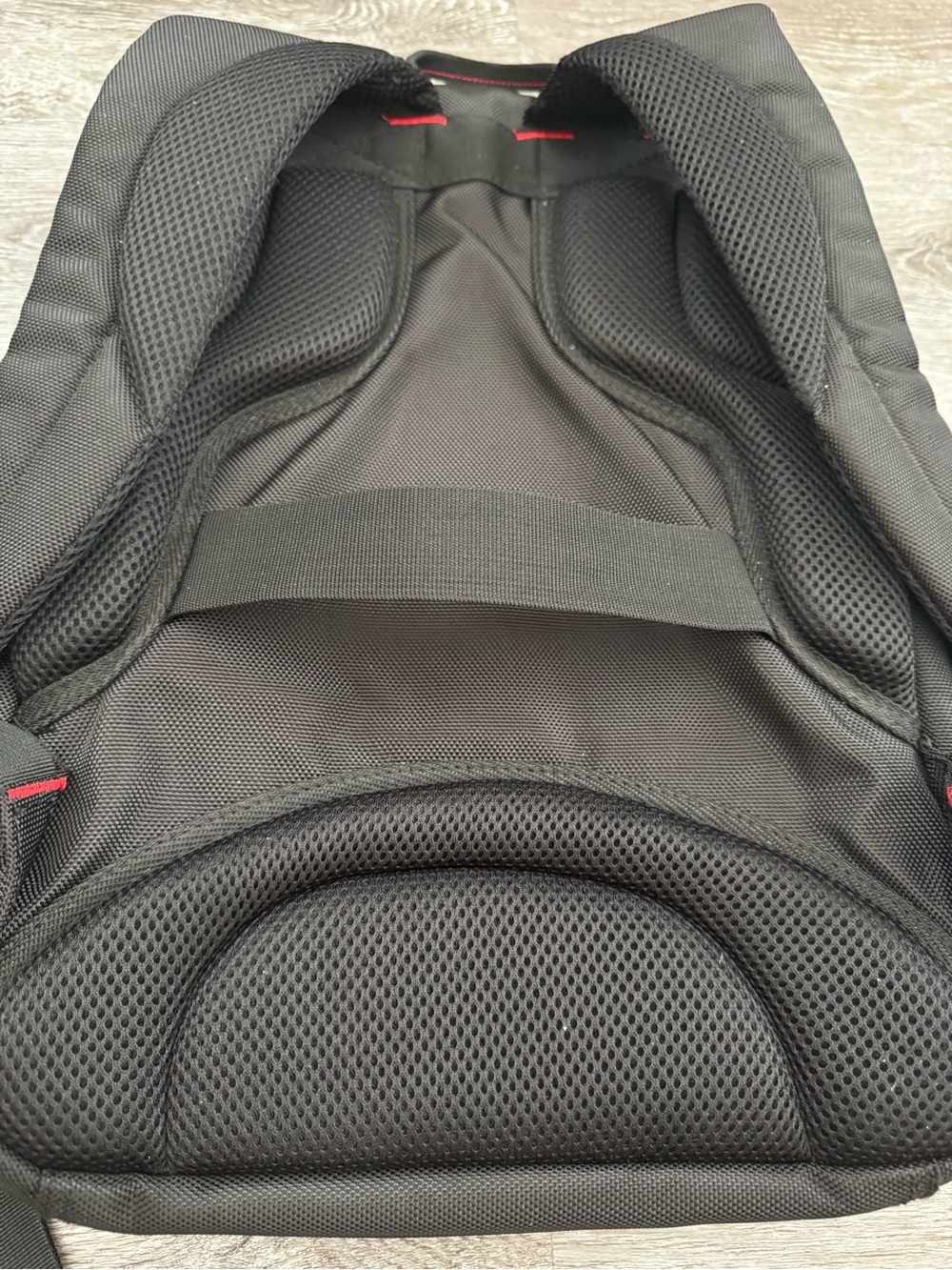 Samsonite Black Backpack with Red Accent Zippers - Picture 6 of 8